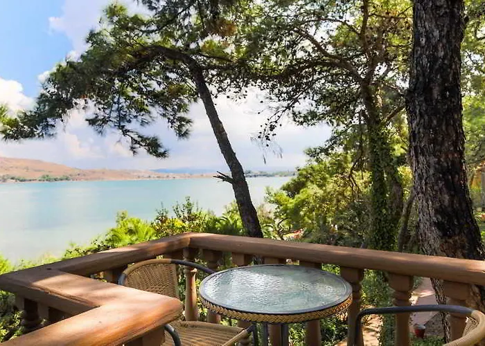 Ayvalik Beach Hotel 3*